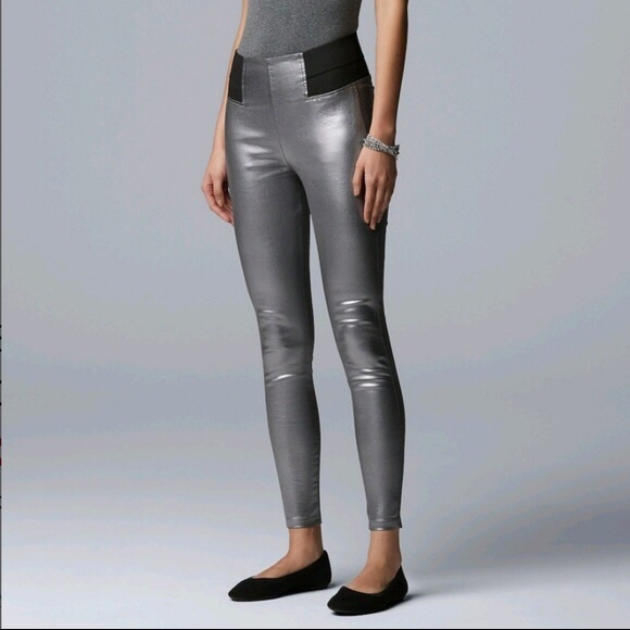 Simply Vera Wang Faux Leather Silver 